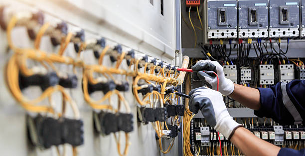 Professional Electrician technician working in Colbert, OK